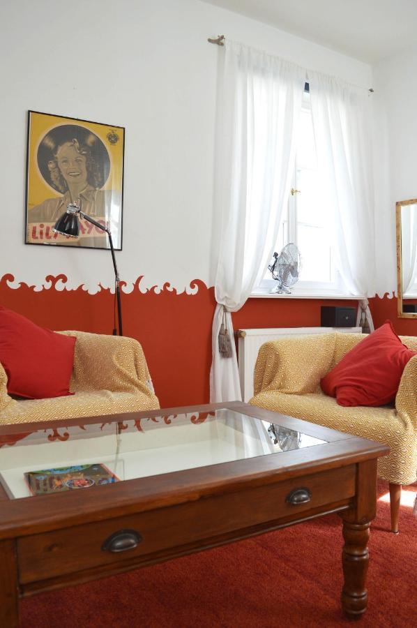 Epic Location Apartment Dusseldorf Bagian luar foto