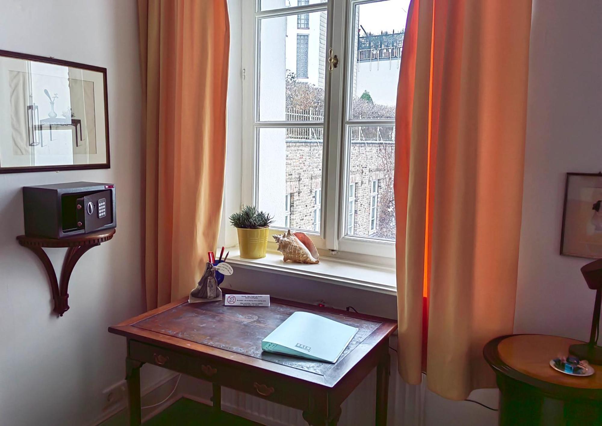 Epic Location Apartment Dusseldorf Bagian luar foto