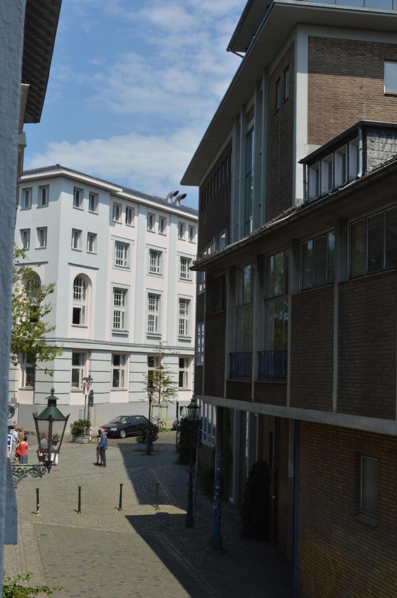 Epic Location Apartment Dusseldorf Bagian luar foto